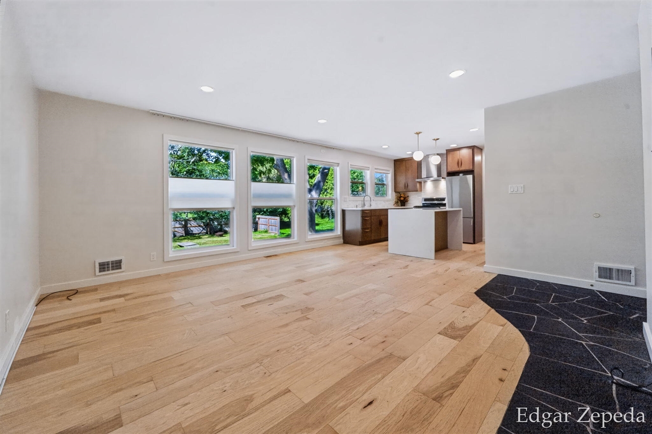 Photo 3 of Single family home for sale at 3439 Kalamazoo Ave, Grand Rapids, MI 49508 | MLS# 70559077 | Listing updated on 2026-09-17
