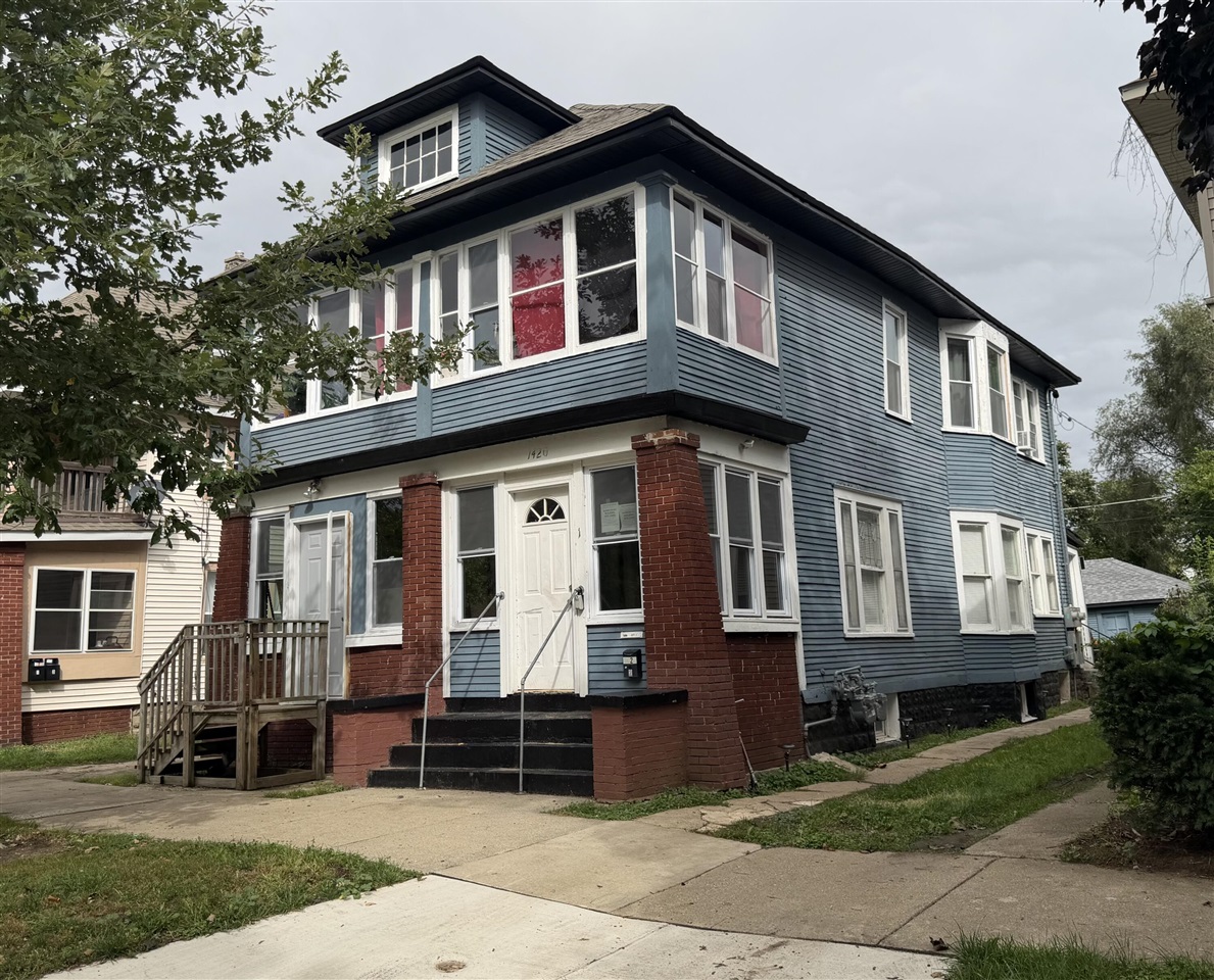Multi family home for sale at 1420 Hamilton Ave, Grand Rapids, MI 49504 | MLS# 70559079