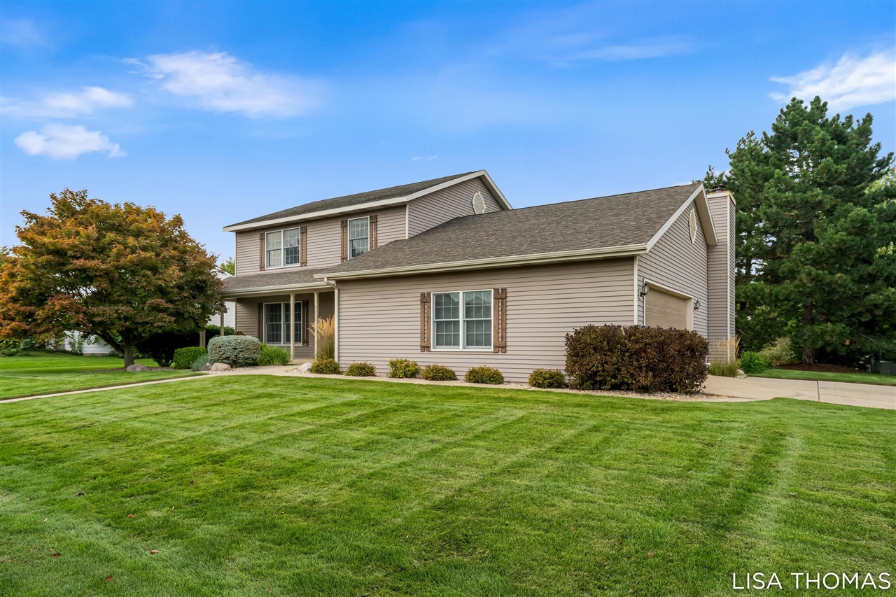 Photo 3 of Single family home for sale at 2311 Old Dominion Ct, Grand Rapids, MI 49508 | MLS# 70559104 | Listing updated on 2026-09-17