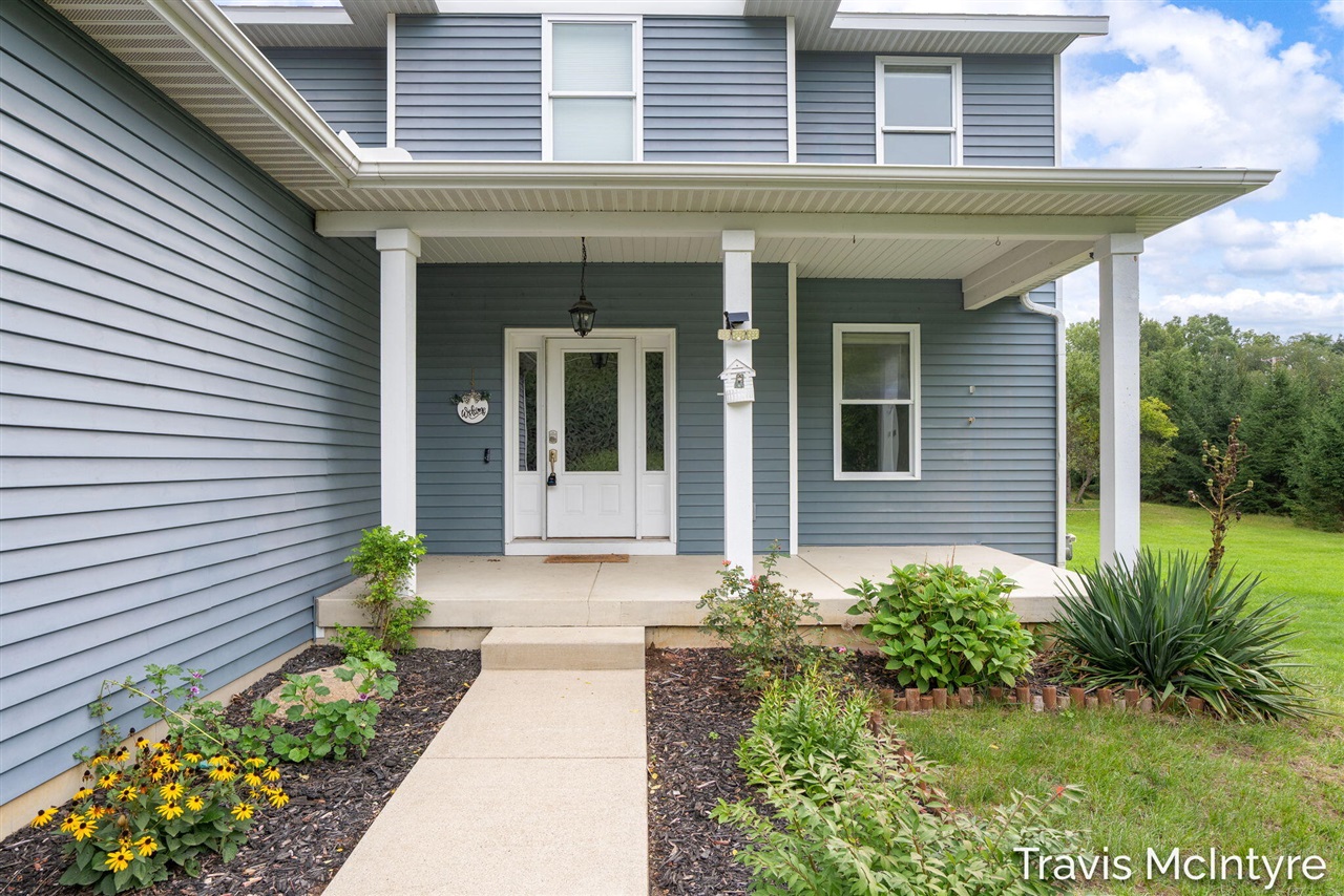 Photo 3 of Single family home for sale at 6838 Fox Meadow Dr, Rockford, MI 49341 | MLS# 70559109 | Listing updated on 2026-09-18