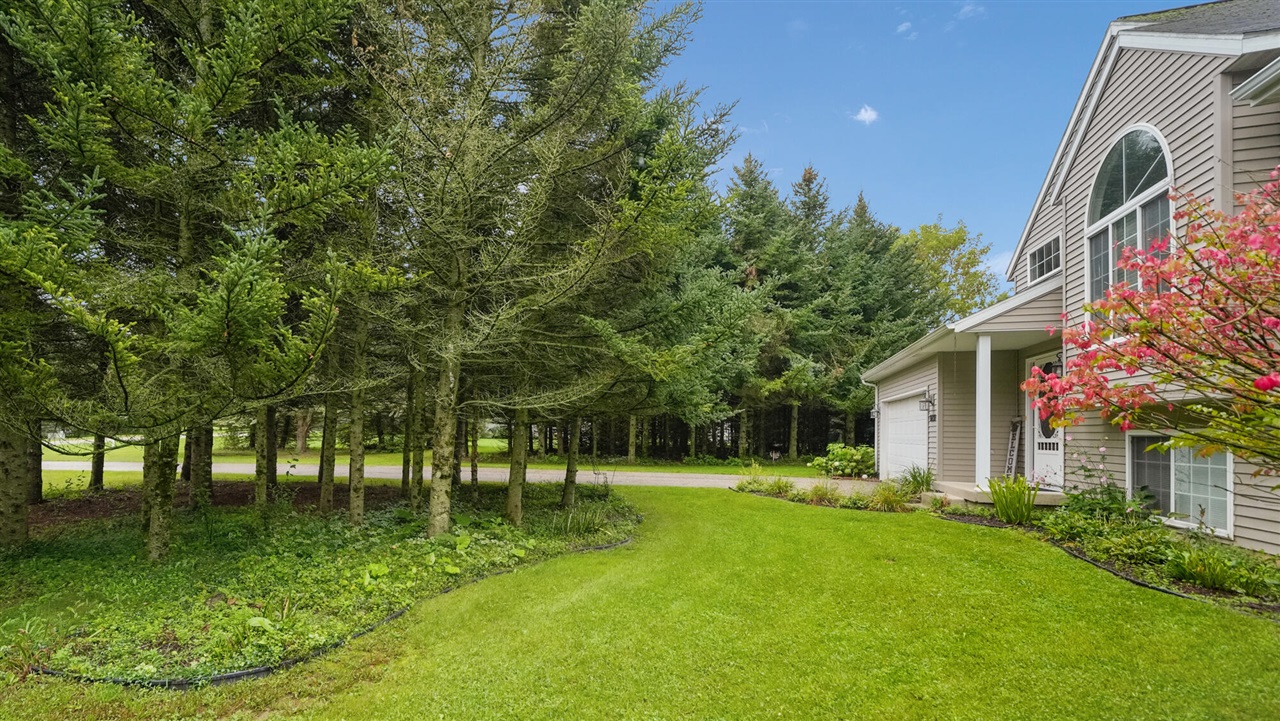 Photo 3 of Single family home for sale at 8655 Wildcat Run Dr, Rockford, MI 49341 | MLS# 70559115 | Listing updated on 2026-09-28
