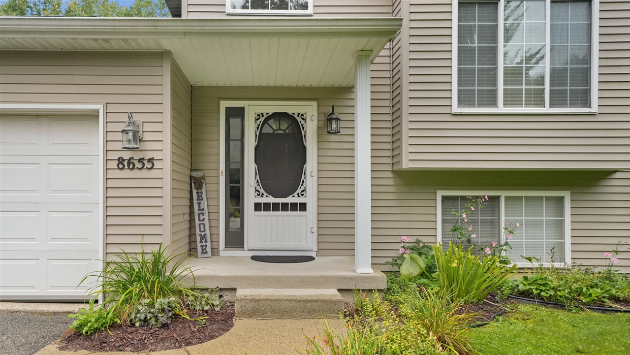Photo 4 of Single family home for sale at 8655 Wildcat Run Dr, Rockford, MI 49341 | MLS# 70559115 | Listing updated on 2026-09-28