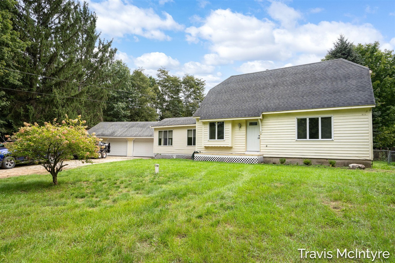 Photo 1 of Single family home for sale at 1040 Fonger St, Sparta, MI 49345 | MLS# 70559117 | Listing updated on 2026-09-29