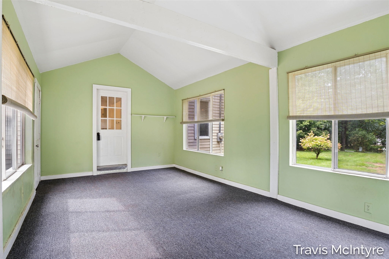 Photo 4 of Single family home for sale at 1040 Fonger St, Sparta, MI 49345 | MLS# 70559117 | Listing updated on 2026-09-29