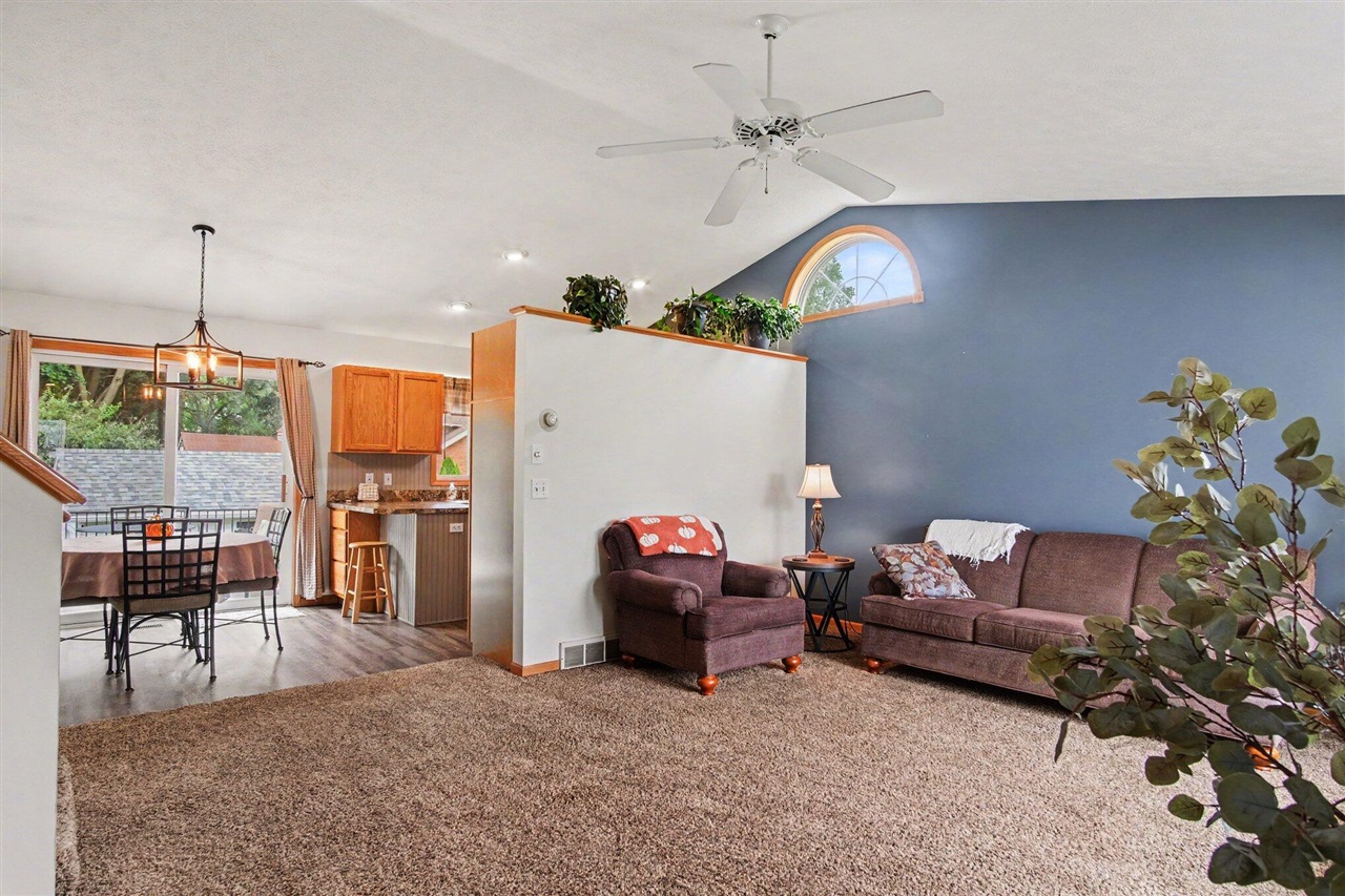 Photo 3 of Single family home for sale at 1541 Wakely St, Grand Rapids, MI 49505 | MLS# 70559121 | Listing updated on 2026-09-17