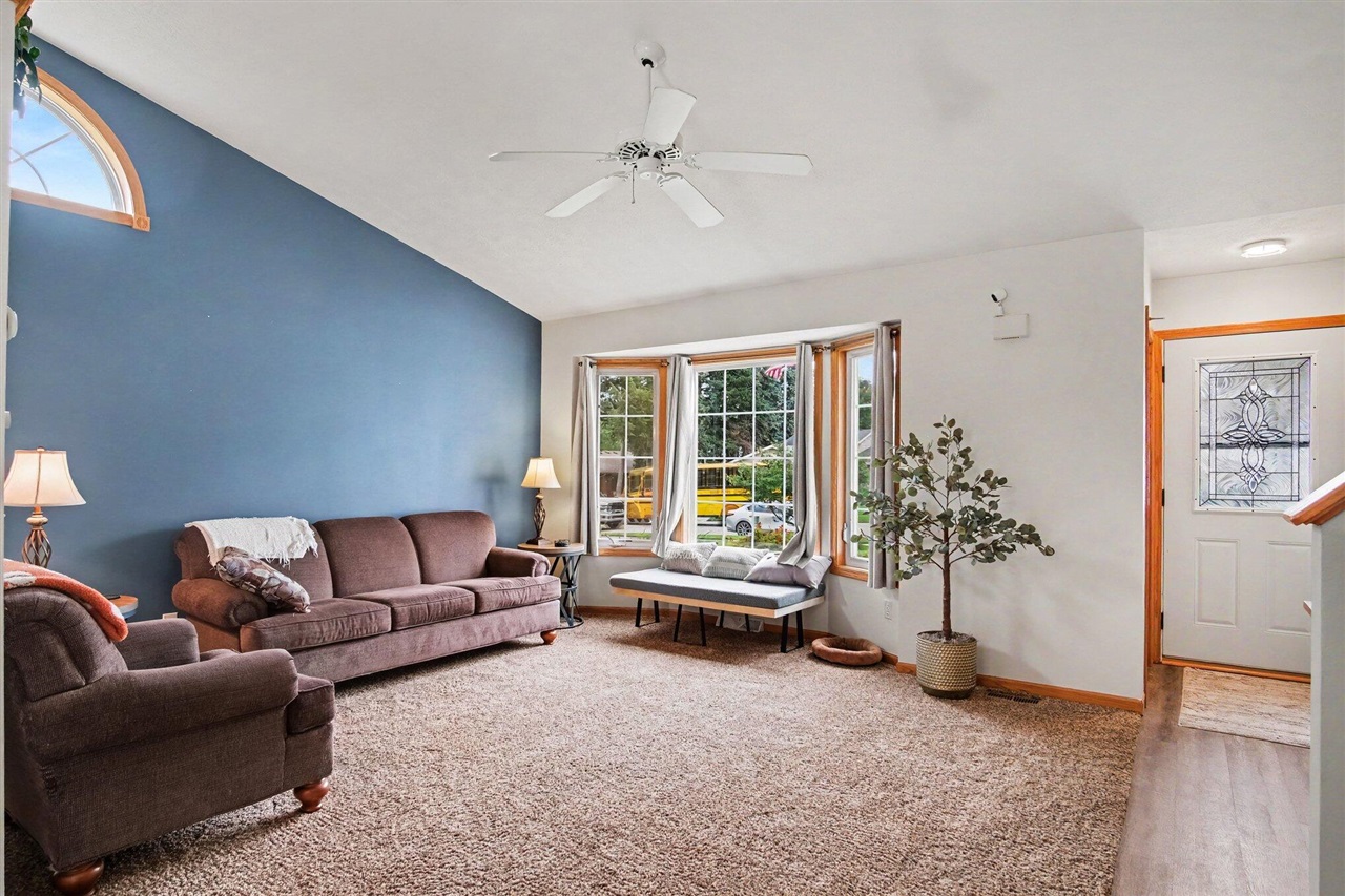 Photo 4 of Single family home for sale at 1541 Wakely St, Grand Rapids, MI 49505 | MLS# 70559121 | Listing updated on 2026-09-17