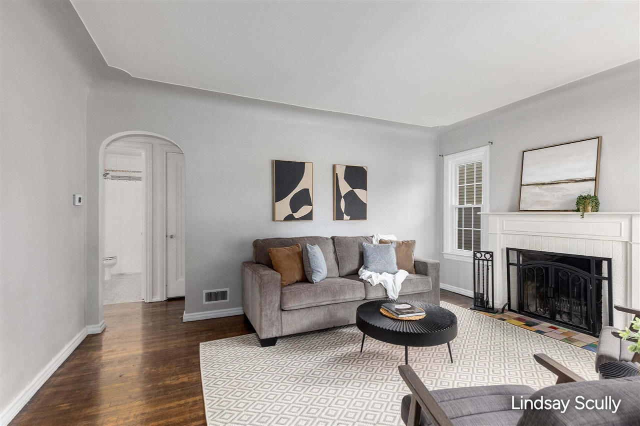 Photo 4 of Single family home for sale at 823 Alger St, Grand Rapids, MI 49507 | MLS# 70559122 | Listing updated on 2026-09-17