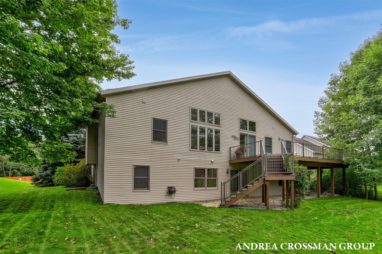 Photo 3 of Single family home for sale at 4557 Penny Ln, Wyoming, MI 49418 | MLS# 70559137 | Listing updated on 2026-10-07