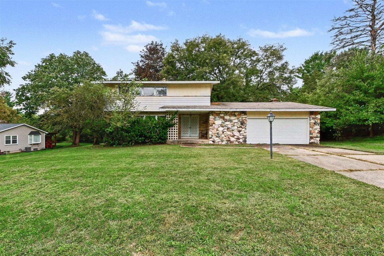 Photo 1 of Single family home for sale at 3423 Winterberry Ct, Grand Rapids, MI 49546 | MLS# 70559150 | Listing updated on 2026-09-17