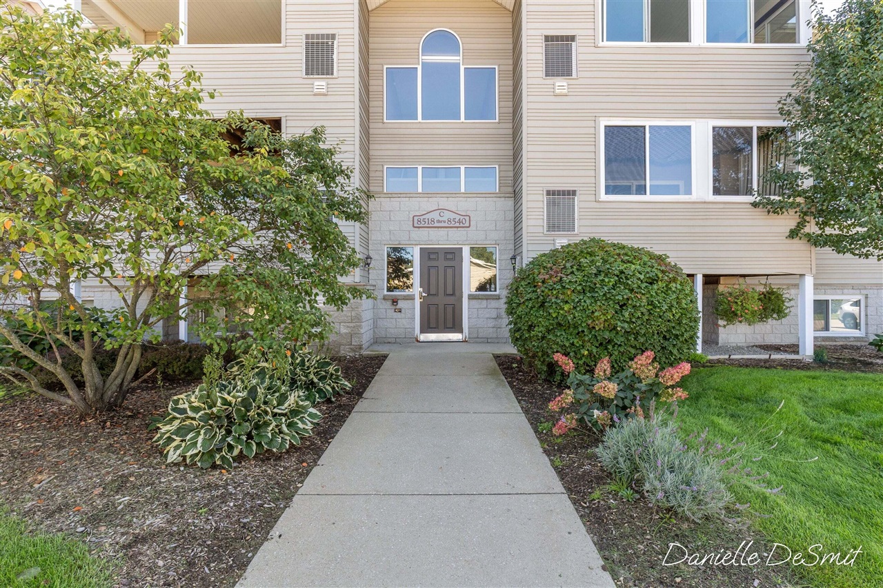 Photo 2 of Condo for sale at 8524 N Jasonville Ct #87, Caledonia, MI 49316 | MLS# 70559155 | Listing updated on 2026-09-17