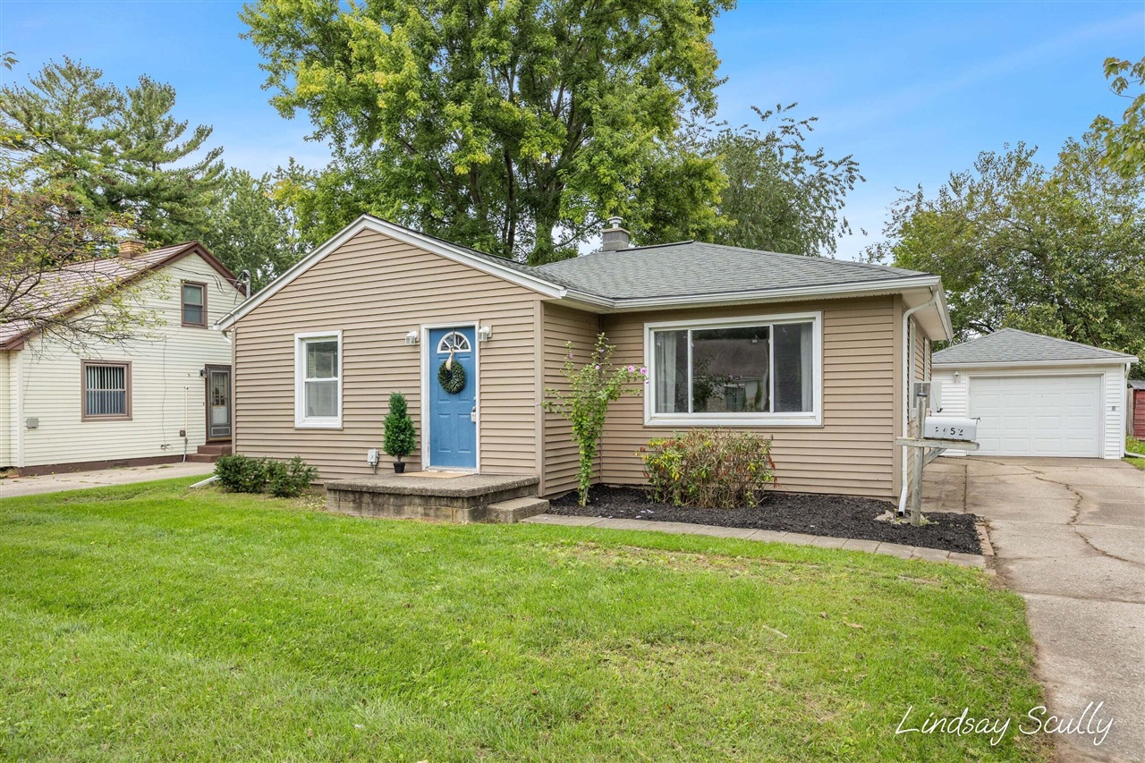 Single family home for sale at 2952 West Ave, Wyoming, MI 49519 | MLS# 70559171