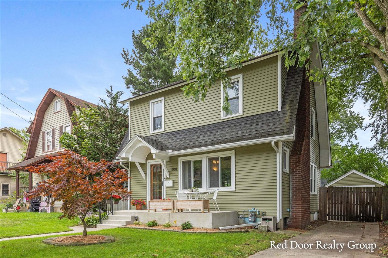 Photo 2 of Single family home for sale at 1108 Fisk Rd, Grand Rapids, MI 49507 | MLS# 70559200 | Listing updated on 2026-09-17