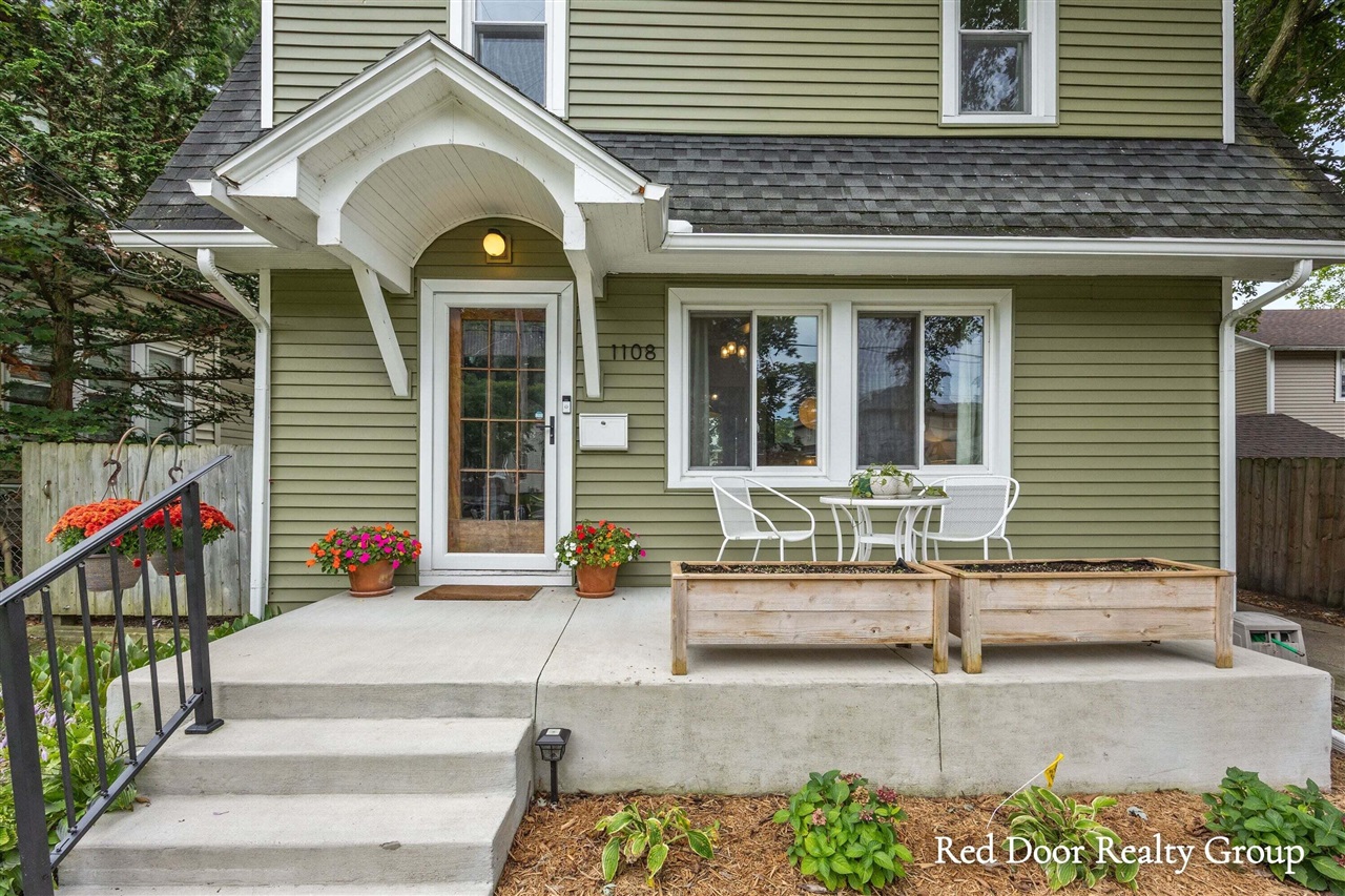 Photo 3 of Single family home for sale at 1108 Fisk Rd, Grand Rapids, MI 49507 | MLS# 70559200 | Listing updated on 2026-09-17