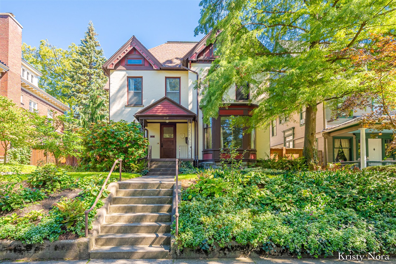 Photo 1 of Multi family home for sale at 252 Madison Ave, Grand Rapids, MI 49503 | MLS# 70559202 | Listing updated on 2026-10-08