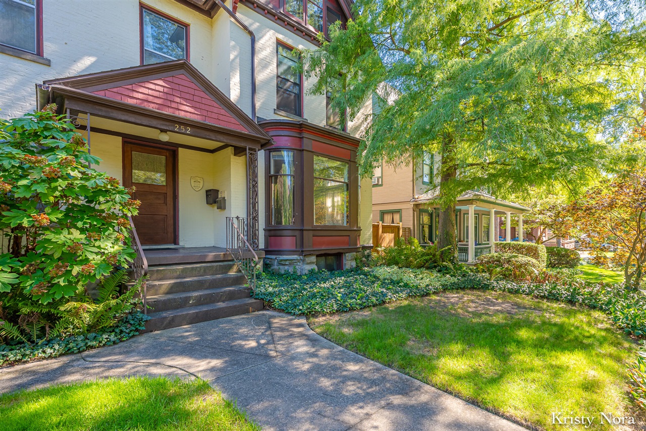 Photo 3 of Multi family home for sale at 252 Madison Ave, Grand Rapids, MI 49503 | MLS# 70559202 | Listing updated on 2026-10-08