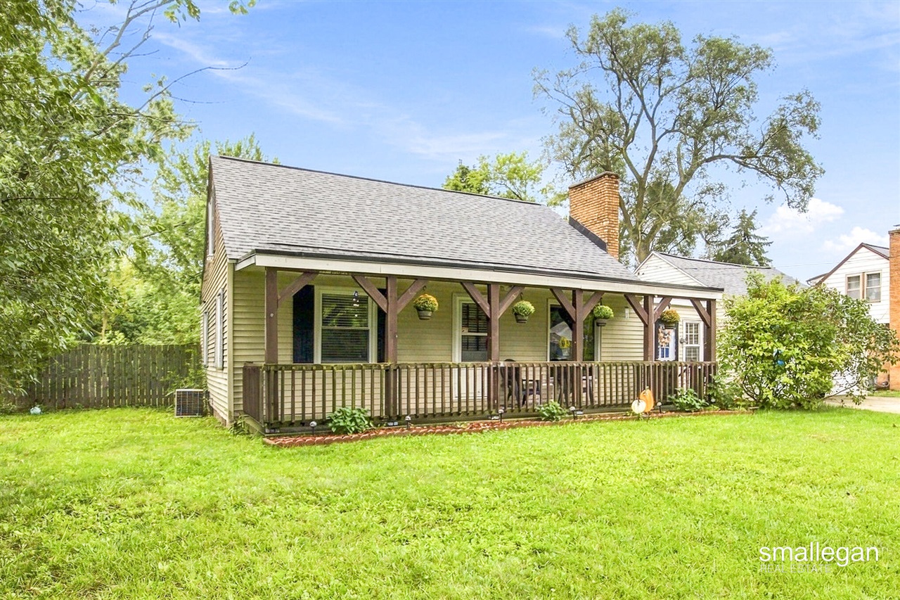 Single family home for sale at 1374 36th Street, Grand Rapids, MI 49508 | MLS# 70559248