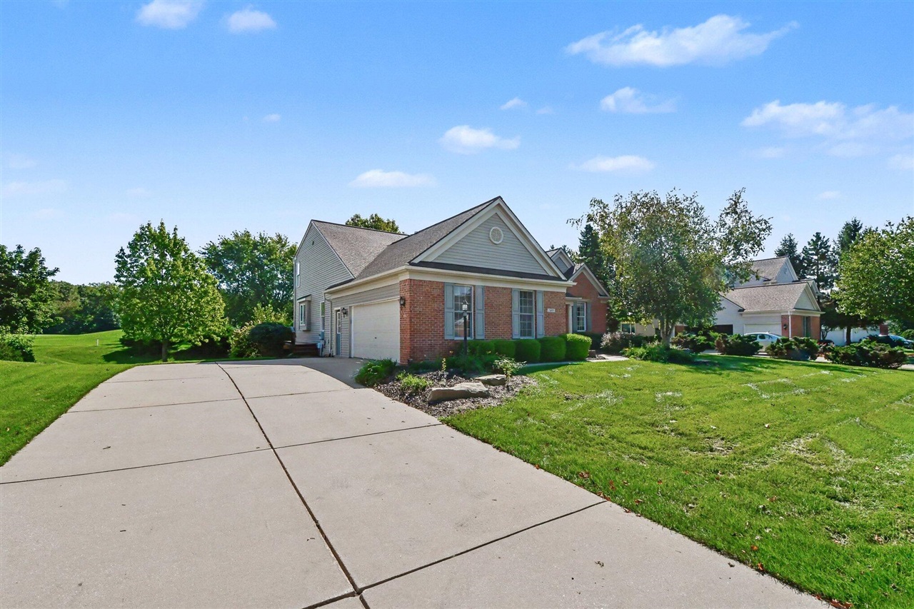 Photo 2 of Single family home for sale at 7460 Crystal View Dr, Caledonia, MI 49316 | MLS# 70559249 | Listing updated on 2026-09-17