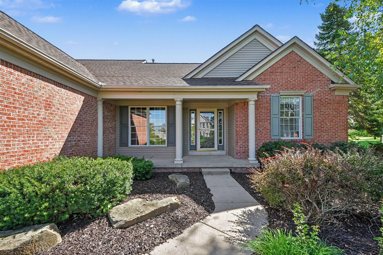 Photo 3 of Single family home for sale at 7460 Crystal View Dr, Caledonia, MI 49316 | MLS# 70559249 | Listing updated on 2026-09-17
