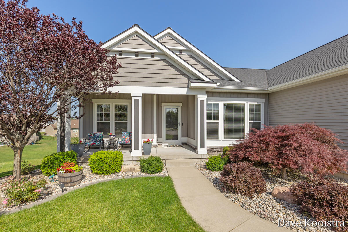 Photo 2 of Single family home for sale at 1011 Dreamfield Dr, Byron Center, MI 49315 | MLS# 70559258 | Listing updated on 2026-10-05