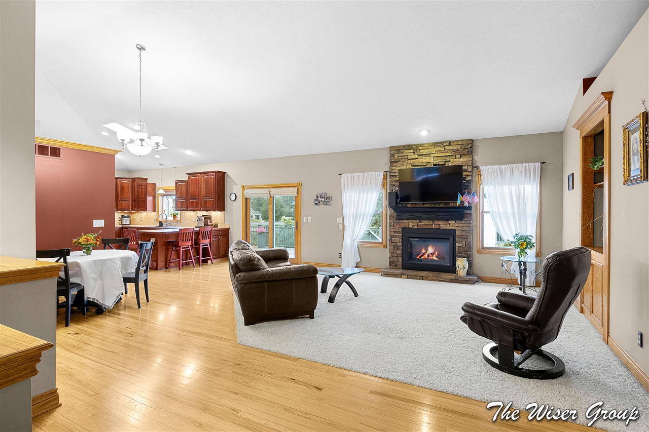 Photo 3 of Single family home for sale at 5595 Fieldstone Dr, Wyoming, MI 49418 | MLS# 70559261 | Listing updated on 2026-09-17