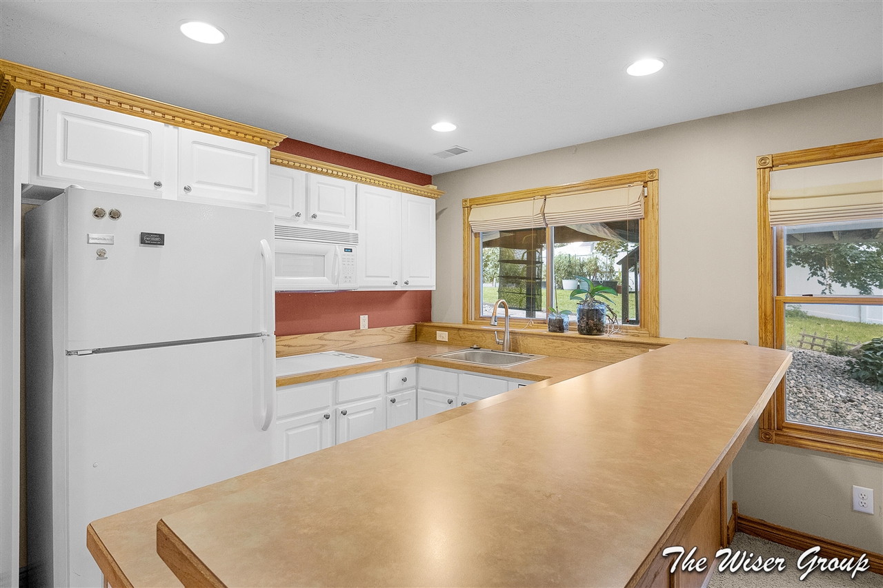 Photo 4 of Single family home for sale at 5595 Fieldstone Dr, Wyoming, MI 49418 | MLS# 70559261 | Listing updated on 2026-09-17