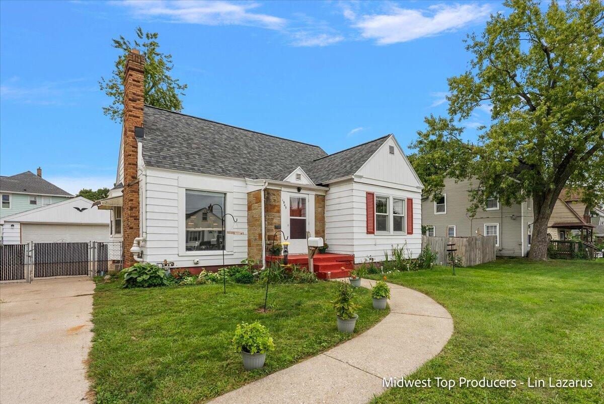 Photo 4 of Single family home for sale at 1945 Delwood Ave, Wyoming, MI 49509 | MLS# 70559283 | Listing updated on 2026-09-18