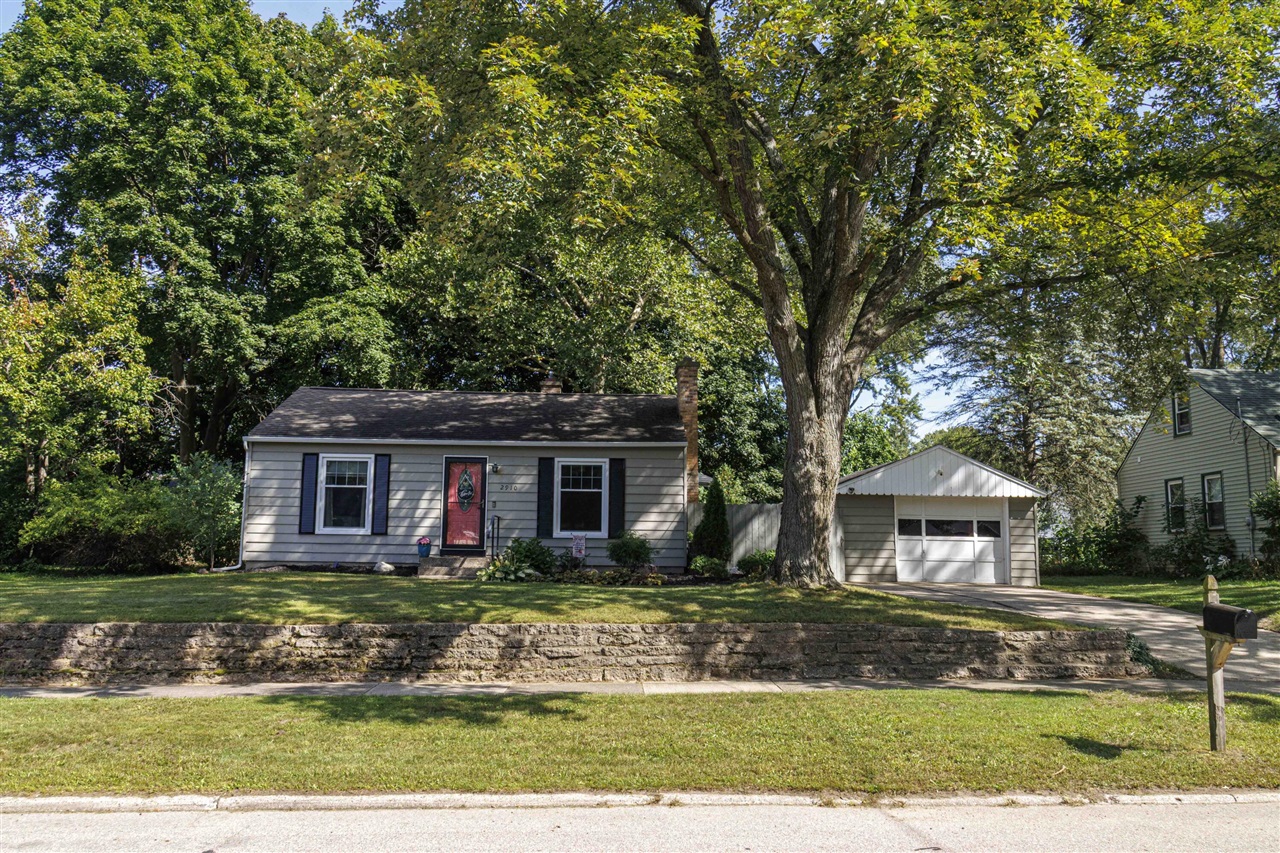 Photo 1 of Sale Pending at 2910 Cheney Ave, Grand Rapids, MI 49505 | MLS# 70559287 | Listing updated on 2026-09-21