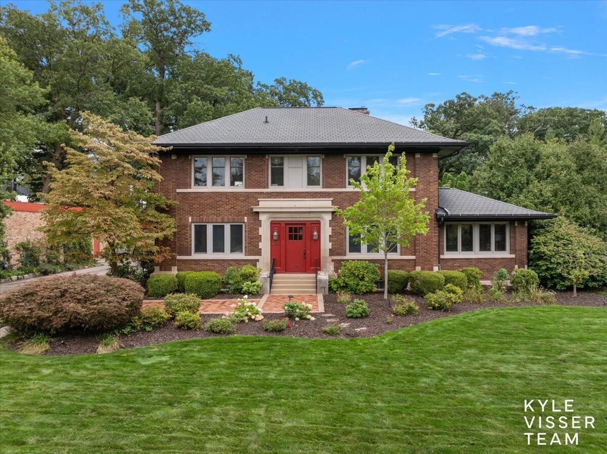 Single family home for sale at 640 Cambridge Blvd, Grand Rapids, MI 49506 | MLS# 70559320