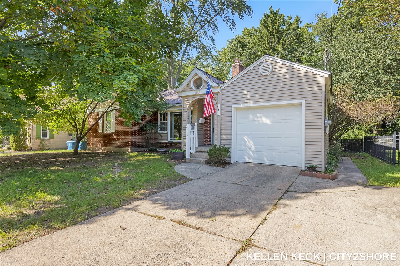 Single family home for sale at 1931 Hall St, Grand Rapids, MI 49506 | MLS# 70559326