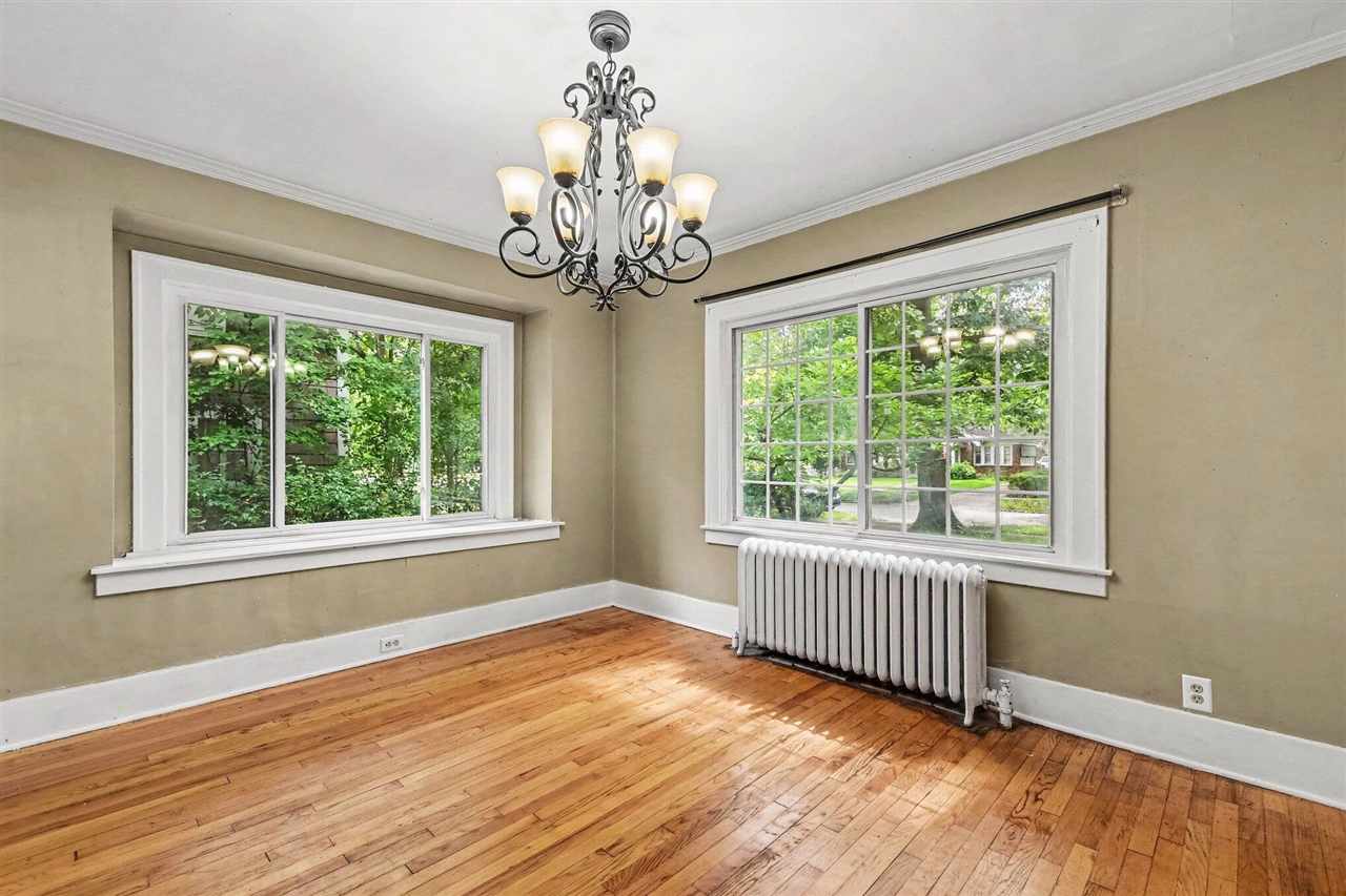 Photo 3 of Single family home for sale at 319 Aurora St, Grand Rapids, MI 49507 | MLS# 70559383 | Listing updated on 2026-09-18