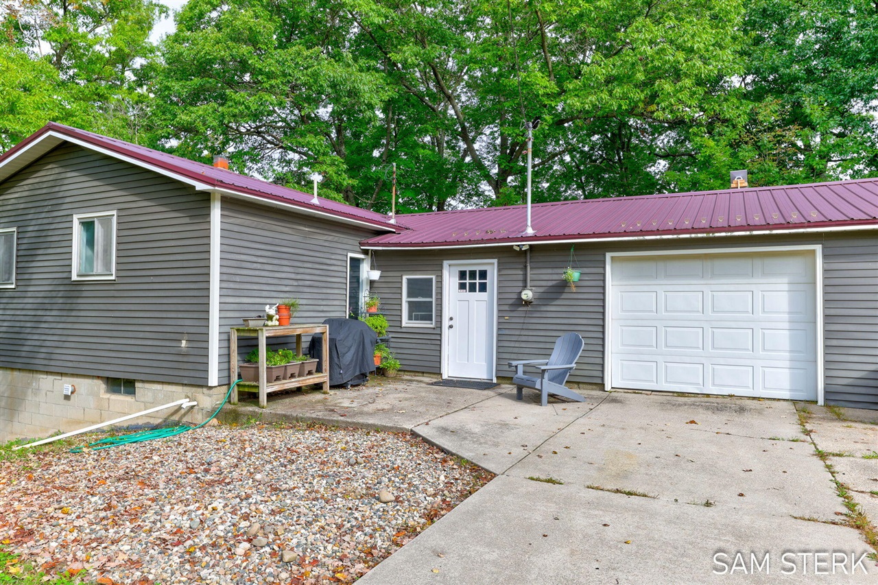 Photo 1 of Sale Pending at 5870 Montcalm Ave, Belding, MI 48809 | MLS# 70559388 | Listing updated on 2026-10-03