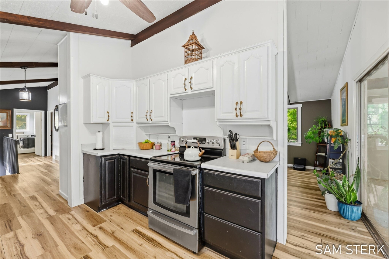 Photo 4 of Sale Pending at 5870 Montcalm Ave, Belding, MI 48809 | MLS# 70559388 | Listing updated on 2026-10-03
