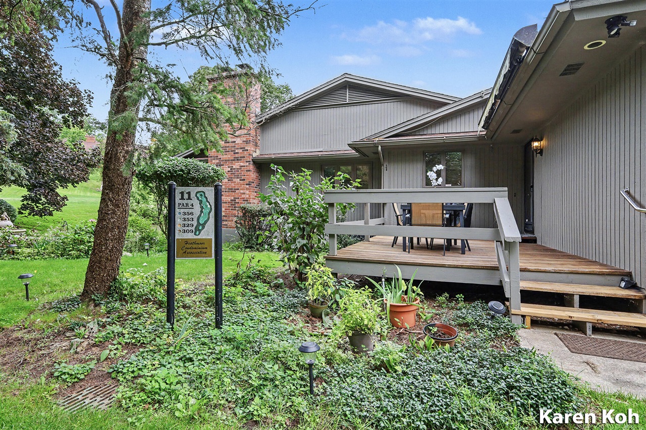 Photo 3 of Condo for sale at 3598 Charlevoix Dr, Grand Rapids, MI 49546 | MLS# 70559390 | Listing updated on 2026-09-18