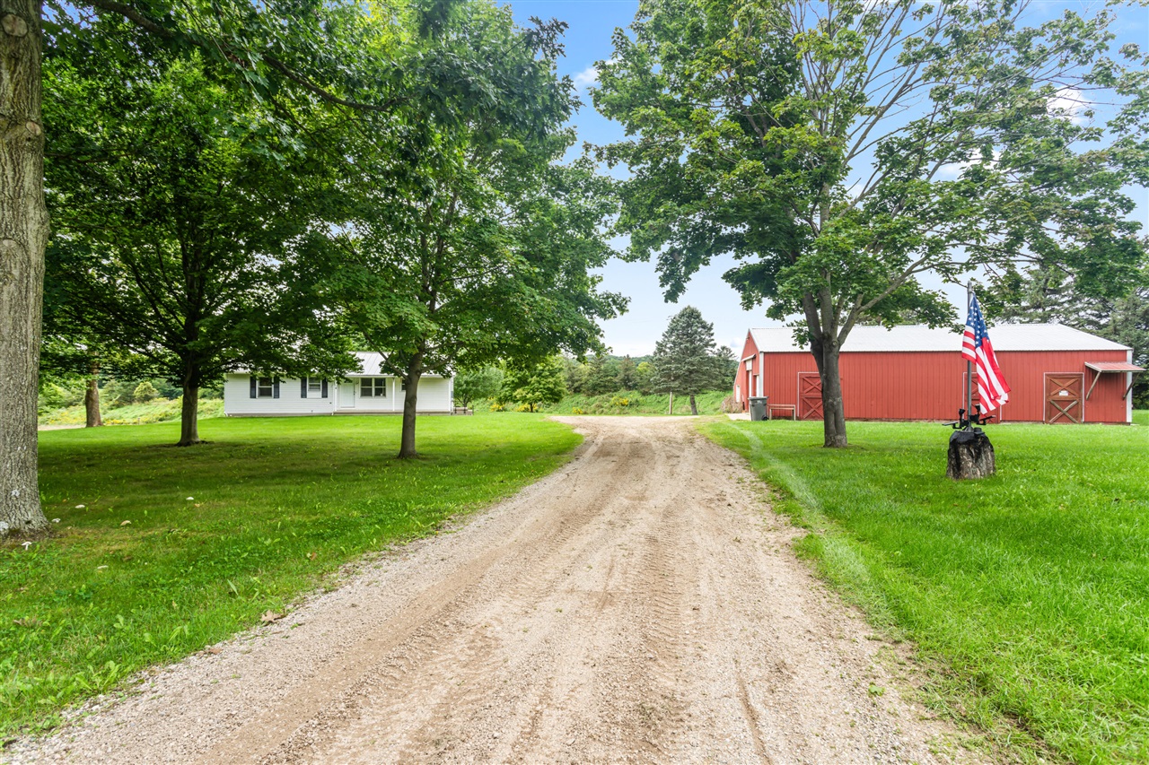 Photo 1 of Single family home for sale at 1615 Pettis Ave, Ada, MI 49301 | MLS# 70559410 | Listing updated on 2026-09-18
