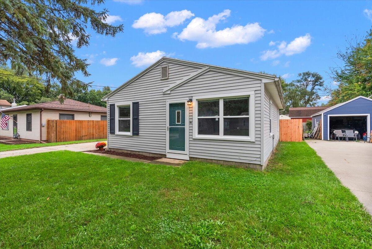 Photo 3 of Sale Pending at 134 Wavell St, Grand Rapids, MI 49548 | MLS# 70559416 | Listing updated on 2026-09-22