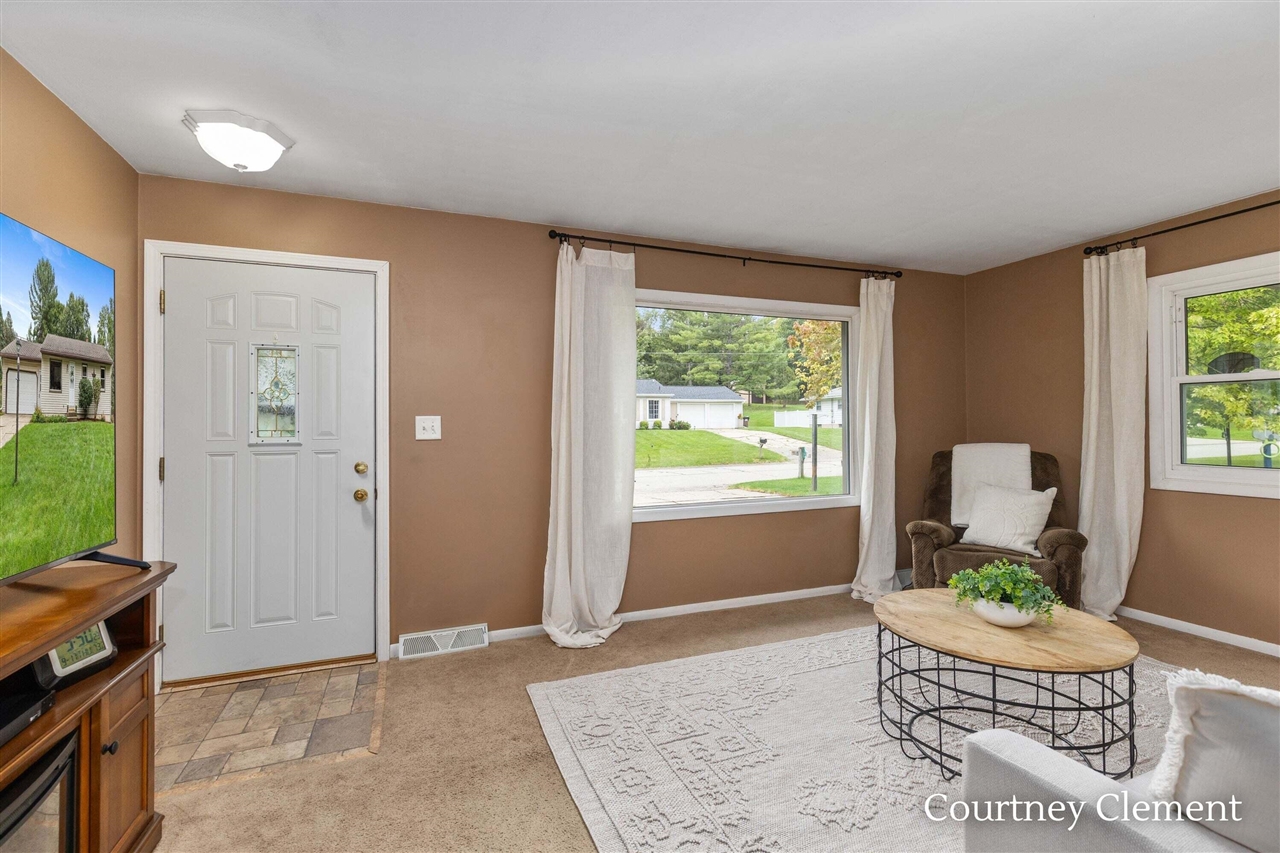 Photo 3 of Sale Pending at 5108 Pleasant Crk Ave, Comstock Park, MI 49321 | MLS# 70559451 | Listing updated on 2026-10-03
