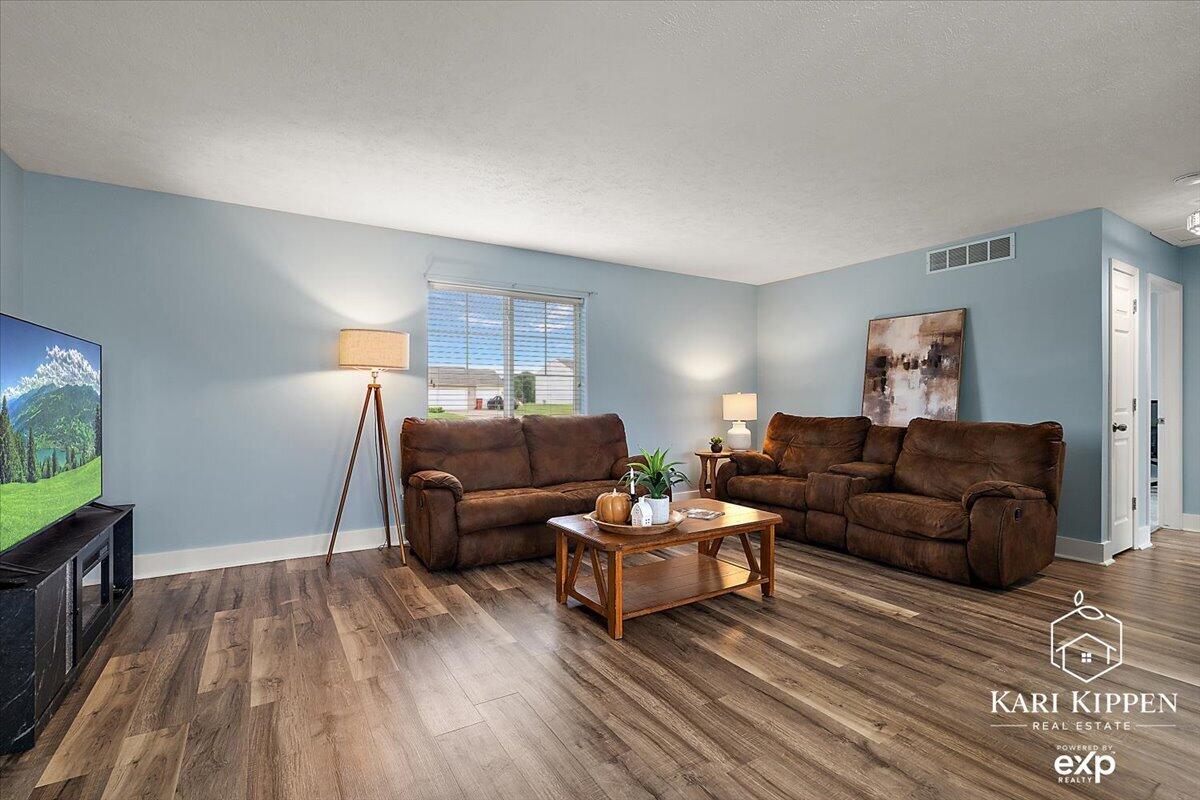 Photo 3 of Single family home for sale at 1698 Trent Ridge Ct, Cedar Springs, MI 49319 | MLS# 70559456 | Listing updated on 2026-09-23
