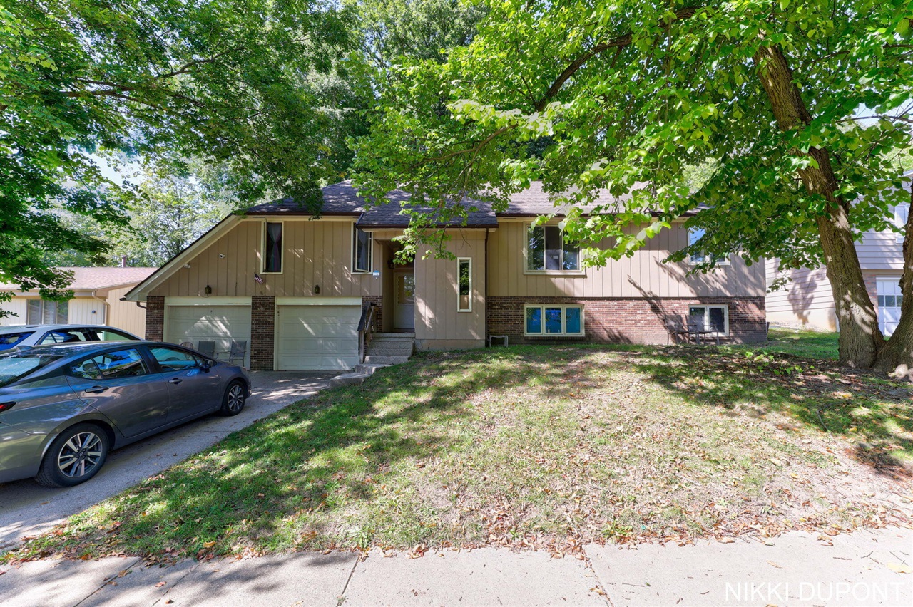 Photo 1 of Multi family home for sale at 2435-2437 Edgewood Ave, Grand Rapids, MI 49546 | MLS# 70559460 | Listing updated on 2026-09-18