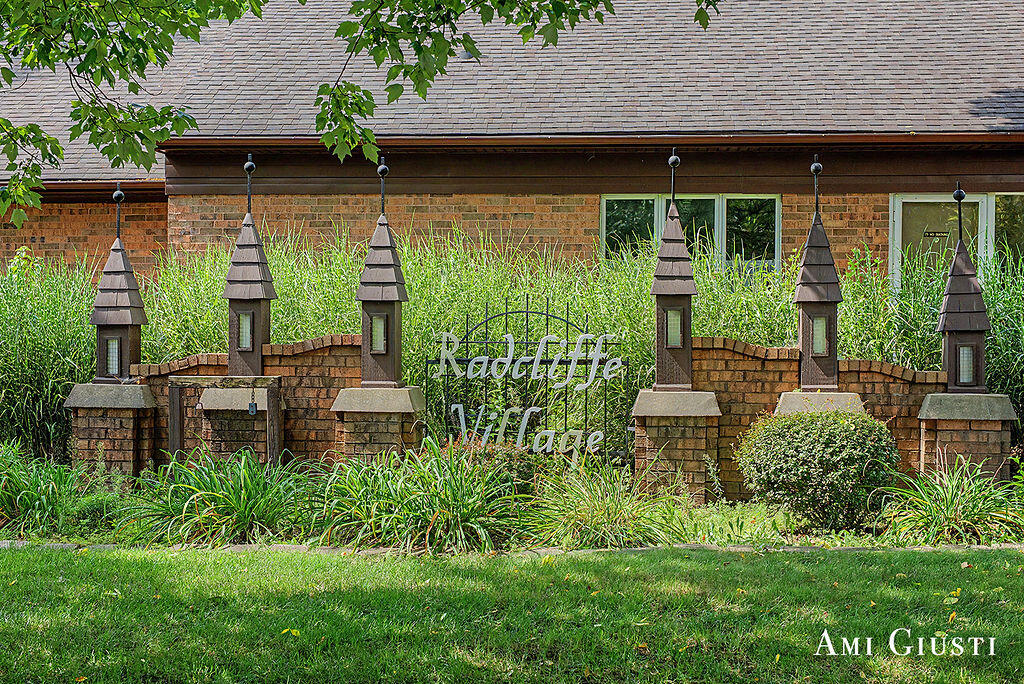 Listing Photo 4 - Condo for sale in building located at 2285 Radcliff Cir, Grand Rapids, MI 49546