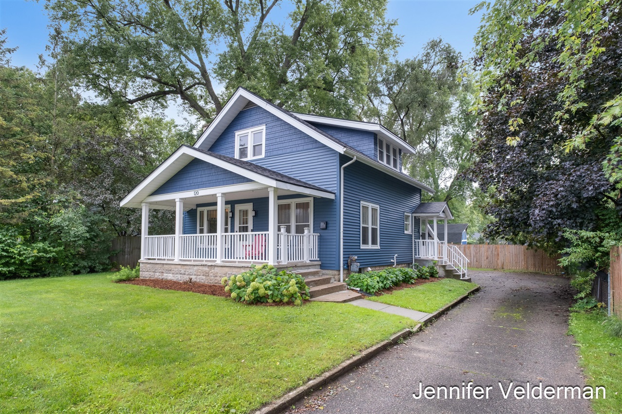 Photo 2 of Single family home for sale at 120 E Division St, Rockford, MI 49341 | MLS# 70559464 | Listing updated on 2026-09-18