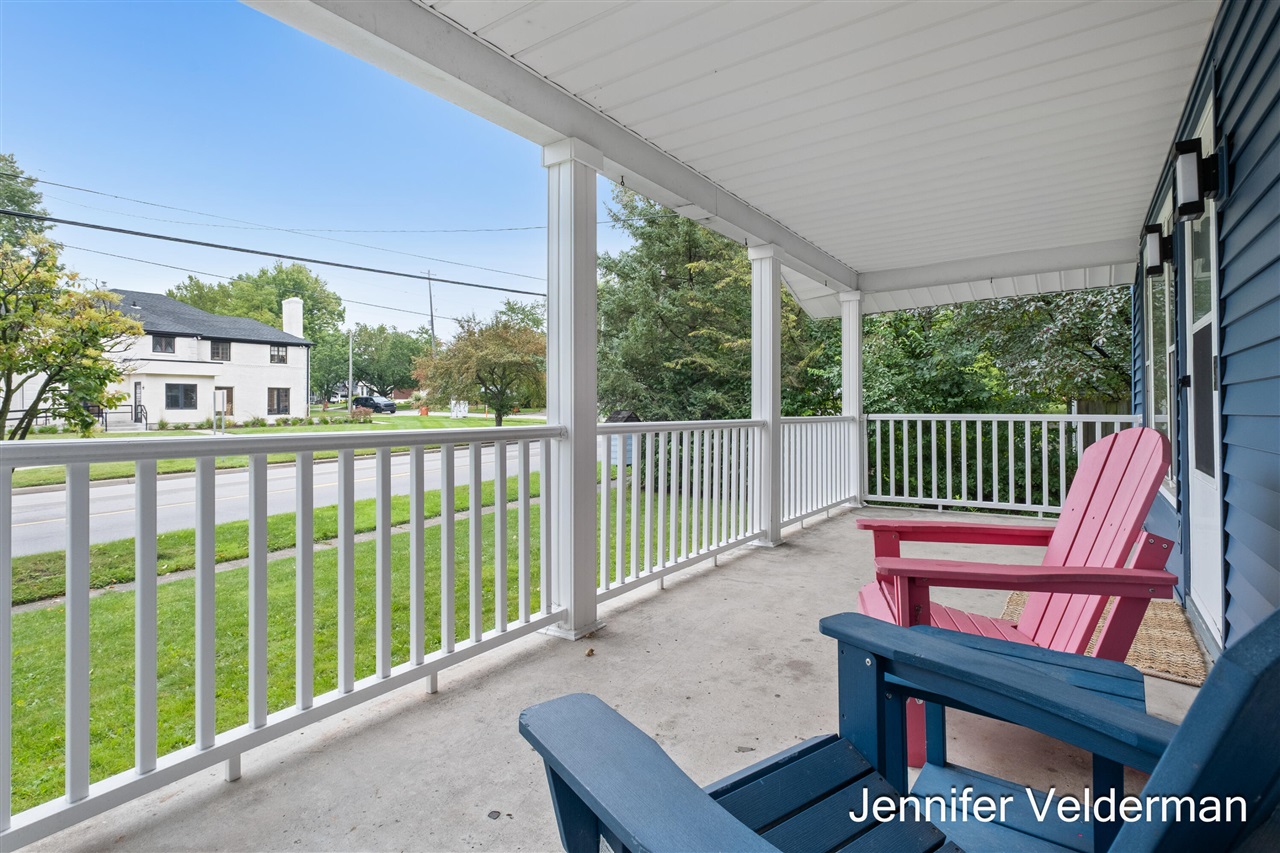 Photo 3 of Single family home for sale at 120 E Division St, Rockford, MI 49341 | MLS# 70559464 | Listing updated on 2026-09-18
