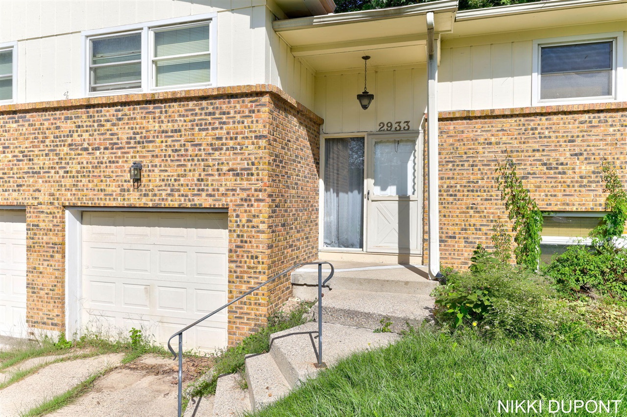 Photo 3 of Multi family home for sale at 2931-2933 Okemos Dr, Grand Rapids, MI 49546 | MLS# 70559473 | Listing updated on 2026-09-18