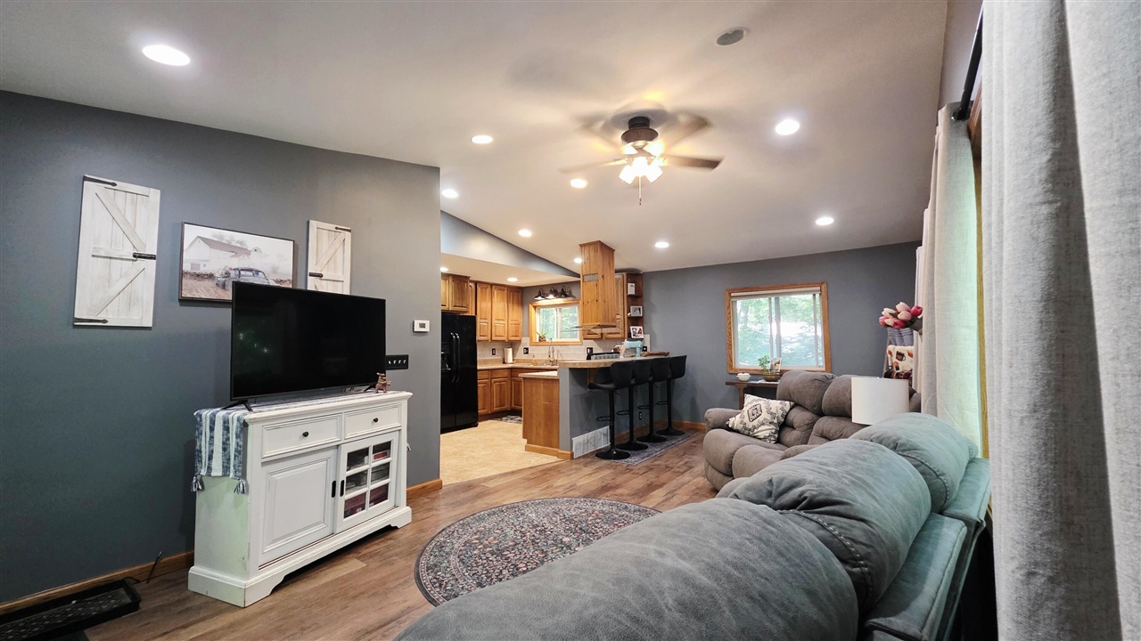 Photo 3 of Single family home for sale at 1022 Circle Dr, Lake Isabella, MI 48893 | MLS# 70559494 | Listing updated on 2026-09-18