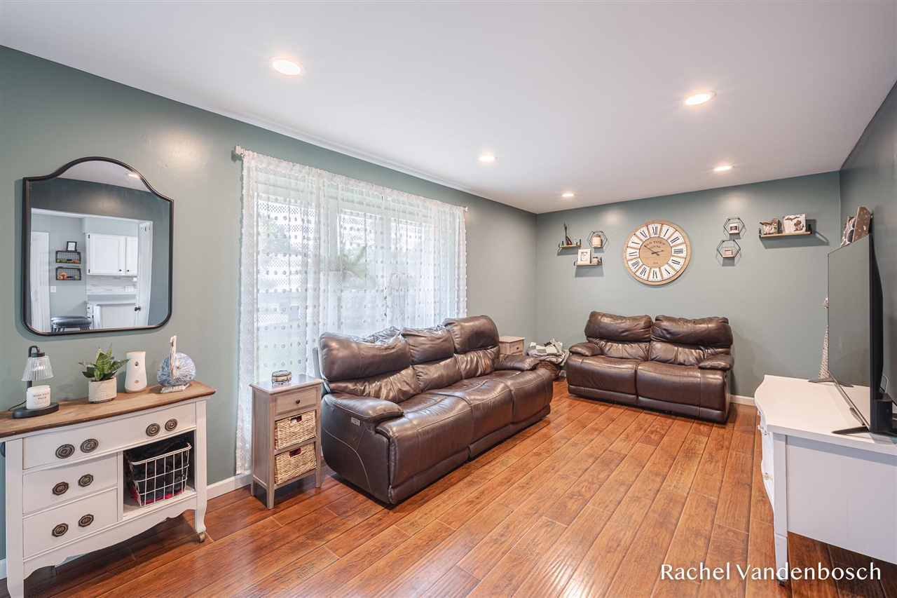 Photo 3 of Sale Pending at 898 Hunt St, Lowell, MI 49331 | MLS# 70559510 | Listing updated on 2026-09-22