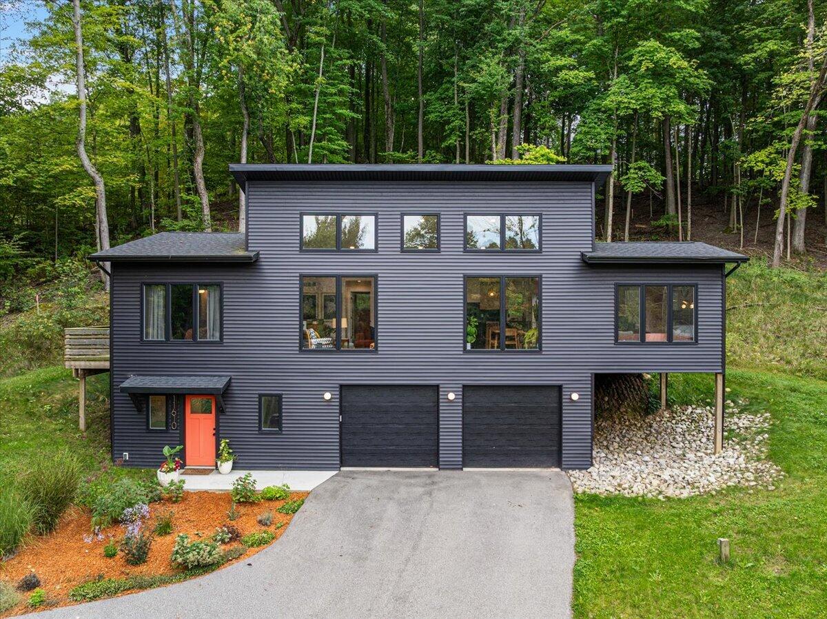 Photo 1 of Single family home for sale at 11610 Grand River Dr, Lowell, MI 49331 | MLS# 70559562 | Listing updated on 2026-09-20
