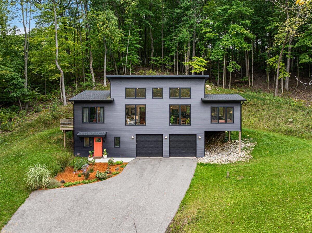 Photo 2 of Single family home for sale at 11610 Grand River Dr, Lowell, MI 49331 | MLS# 70559562 | Listing updated on 2026-09-20