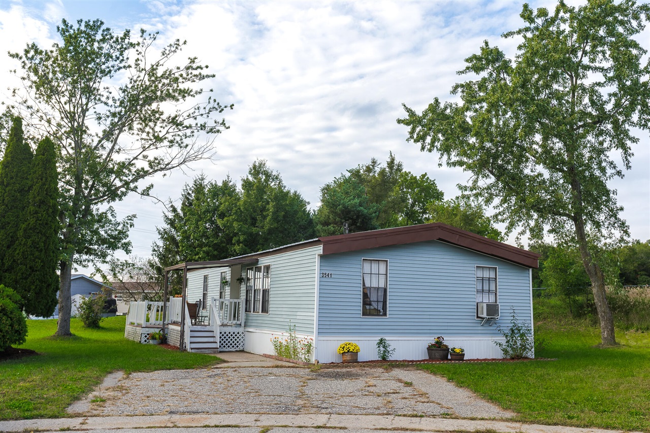 Single family home for sale at 3541 Pine Knob St, Grand Rapids, MI 49544 | MLS# 70559625