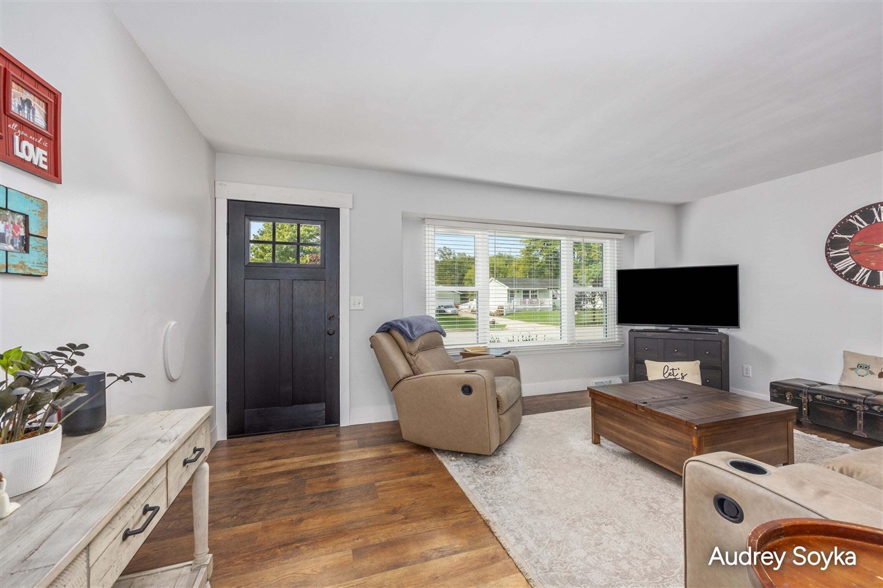 Photo 4 of Single family home for sale at 237 Roberta Jayne Dr, Lowell, MI 49331 | MLS# 70559648 | Listing updated on 2026-09-25