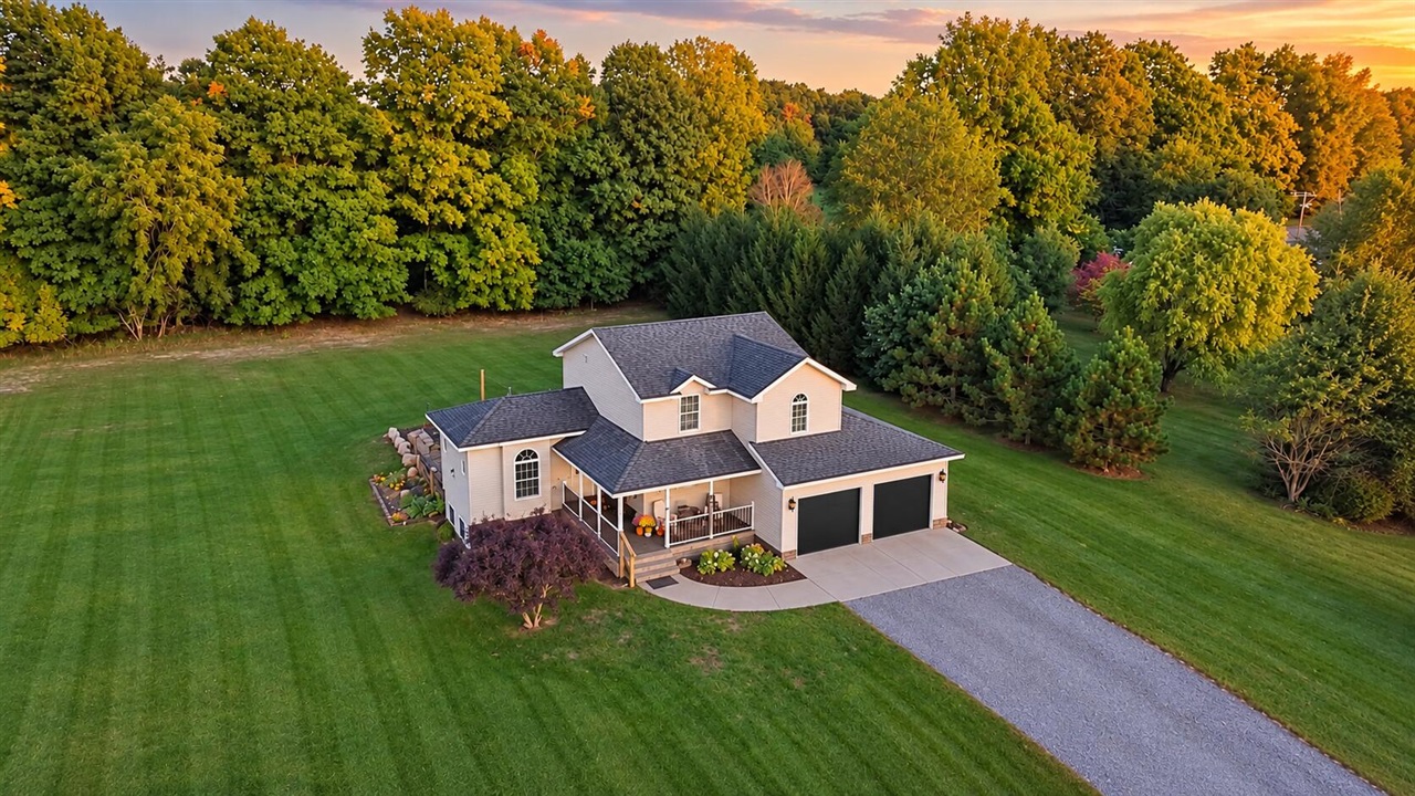 Photo 2 of Single family home for sale at 4512 Traxton Dr, Hesperia, MI 49421 | MLS# 70559649 | Listing updated on 2026-10-02