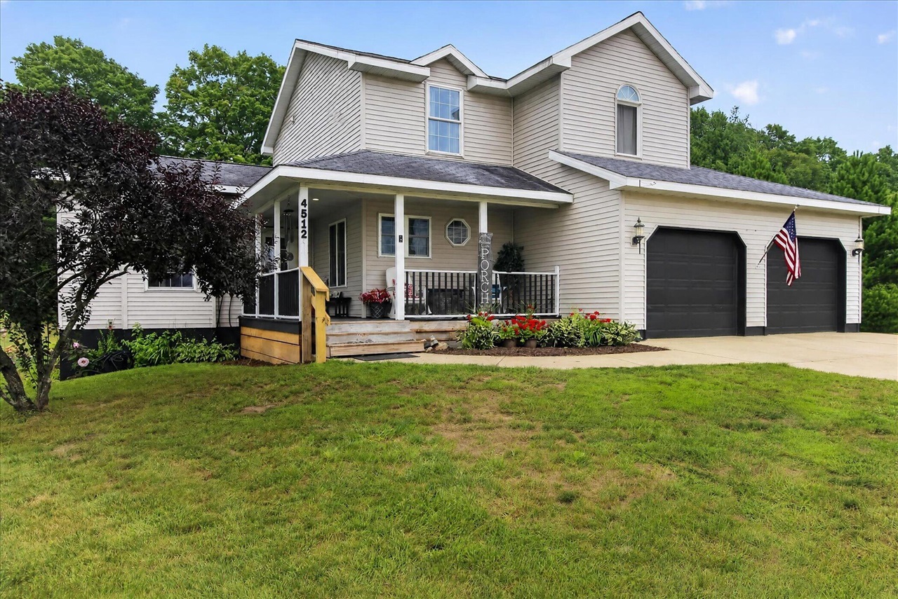 Photo 3 of Single family home for sale at 4512 Traxton Dr, Hesperia, MI 49421 | MLS# 70559649 | Listing updated on 2026-09-19